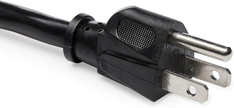 4Amazon Basics Rectangular 6-Outlet Surge Protector Power Strip, 6-Foot Long Cord, 790 Joule – Black